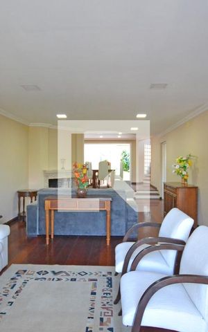Casa à venda com 330m², 4 quartos e 3 vagasSala Três Ambientes