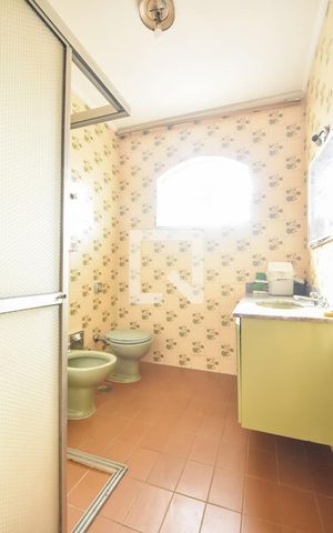 Casa à venda com 150m², 3 quartos e 2 vagasBanheiro Suíte 01