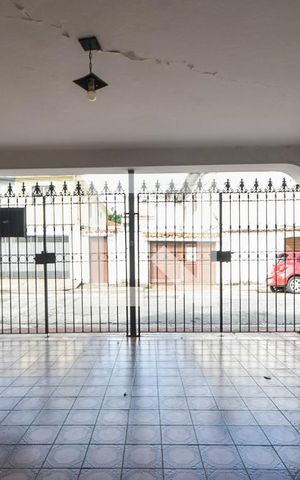 Casa à venda com 150m², 3 quartos e 2 vagasGaragem