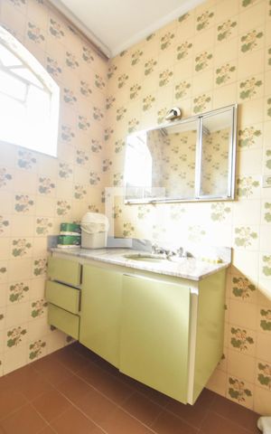 Casa à venda com 150m², 3 quartos e 2 vagasBanheiro Suíte 01