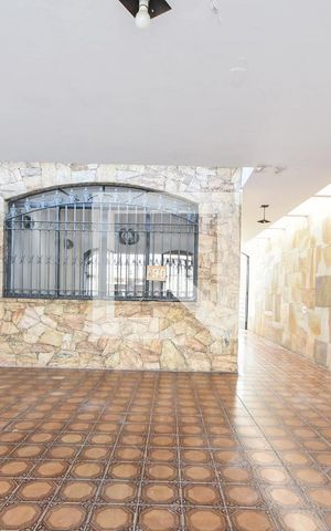 Casa à venda com 150m², 3 quartos e 2 vagasGaragem