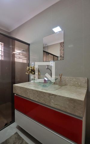Casa para alugar com 184m², 3 quartos e 4 vagasBanheiro Social