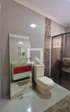 Casa para alugar com 184m², 3 quartos e 4 vagasBanheiro Social