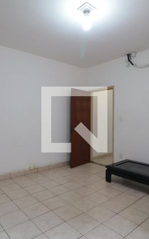 Casa para alugar com 70m², 2 quartos e sem vagaSala