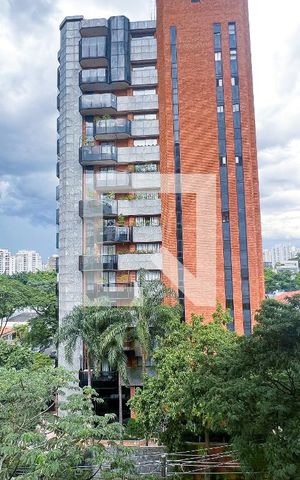 Apartamento à venda com 222m², 3 quartos e 3 vagasVista
