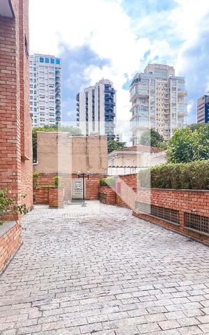 Apartamento à venda com 222m², 3 quartos e 3 vagasÁrea externa