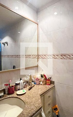 Apartamento à venda com 222m², 3 quartos e 3 vagasBanheiro da Suíte 1