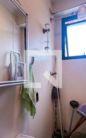 Apartamento à venda com 222m², 3 quartos e 3 vagasBanheiro de Serviço