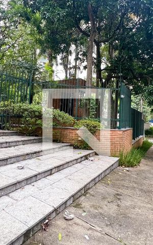 Apartamento à venda com 222m², 3 quartos e 3 vagasFachada