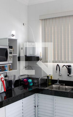 Casa para alugar com 256m², 3 quartos e 4 vagas Casa para alugar com 256m², 3 quartos e 4 vagasCOZINHA