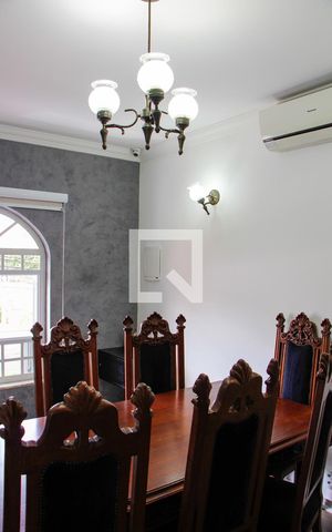 Casa para alugar com 256m², 3 quartos e 4 vagas Casa para alugar com 256m², 3 quartos e 4 vagasSALA