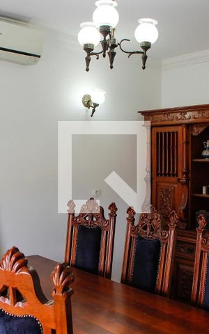 Casa para alugar com 256m², 3 quartos e 4 vagas Casa para alugar com 256m², 3 quartos e 4 vagasSALA