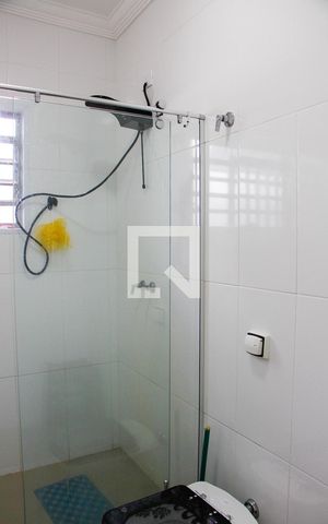 Casa para alugar com 256m², 3 quartos e 4 vagas Casa para alugar com 256m², 3 quartos e 4 vagasBANHEIRO SOCIAL