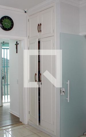 Casa para alugar com 256m², 3 quartos e 4 vagas Casa para alugar com 256m², 3 quartos e 4 vagasCOZINHA