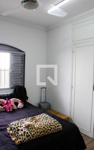 Casa para alugar com 256m², 3 quartos e 4 vagas Casa para alugar com 256m², 3 quartos e 4 vagasQUARTO 2