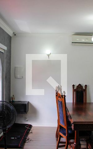 Casa para alugar com 256m², 3 quartos e 4 vagas Casa para alugar com 256m², 3 quartos e 4 vagasSALA
