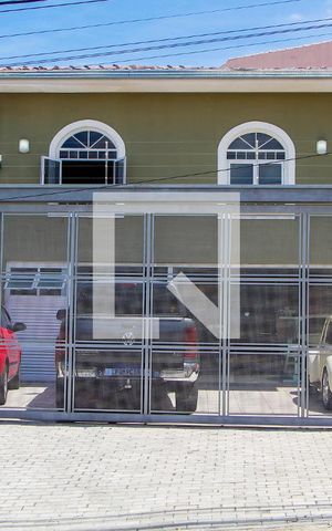 Casa para alugar com 256m², 3 quartos e 4 vagas Casa para alugar com 256m², 3 quartos e 4 vagasFACHADA