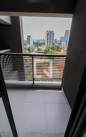 Studio à venda com 28m², 1 quarto e sem vaga Studio à venda com 28m², 1 quarto e sem vagaVaranda