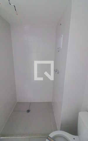 Studio à venda com 28m², 1 quarto e sem vaga Studio à venda com 28m², 1 quarto e sem vagaBanheiro