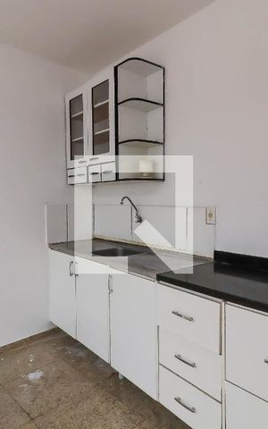 Casa à venda com 330m², 3 quartos e 8 vagas Casa à venda com 330m², 3 quartos e 8 vagasCozinha 2