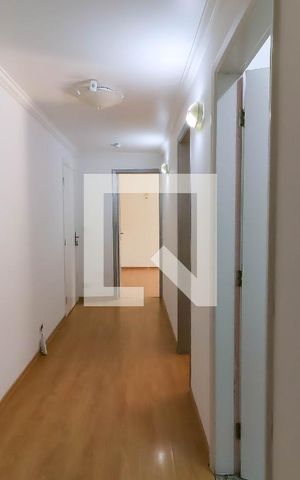 Casa à venda com 330m², 3 quartos e 8 vagas Casa à venda com 330m², 3 quartos e 8 vagasCorredor