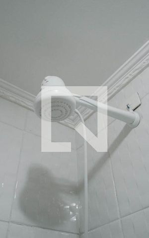 Casa à venda com 180m², 3 quartos e 2 vagasBanheiro