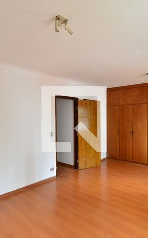 Casa à venda com 240m², 3 quartos e 3 vagasSuíte 2