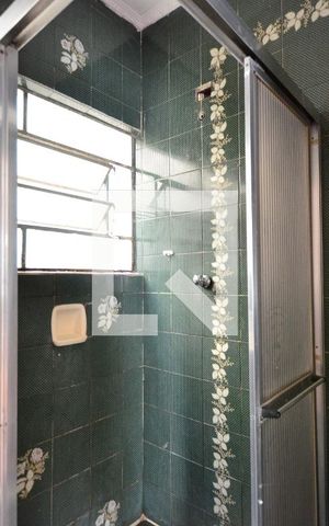 Casa à venda com 240m², 3 quartos e 3 vagasBanheiro da Suíte 2