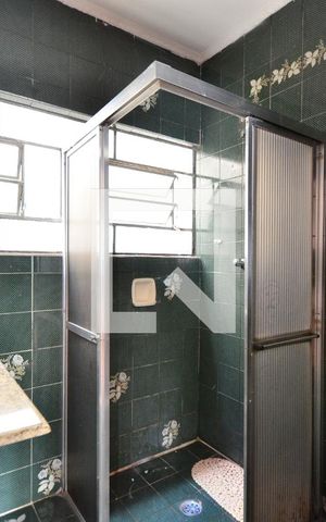 Casa à venda com 240m², 3 quartos e 3 vagasBanheiro da Suíte 2