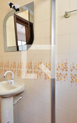 Casa à venda com 240m², 3 quartos e 3 vagasBanheiro Social