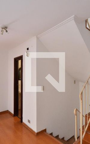 Casa à venda com 240m², 3 quartos e 3 vagasHall