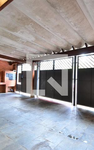 Casa à venda com 240m², 3 quartos e 3 vagasGaragem