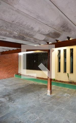 Casa à venda com 240m², 3 quartos e 3 vagasGaragem