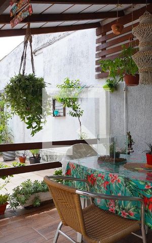Casa à venda com 170m², 3 quartos e 5 vagasPátio