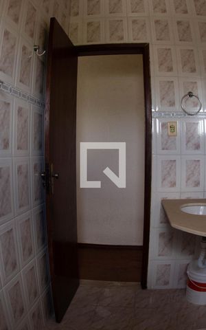 Casa para alugar com 420m², 2 quartos e 8 vagasBanheiro