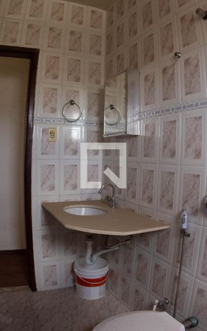 Casa para alugar com 420m², 2 quartos e 8 vagasBanheiro