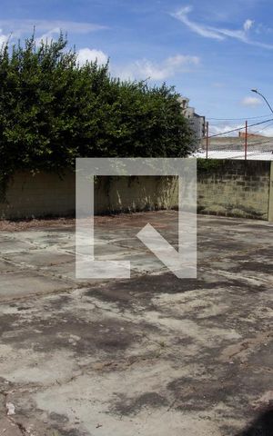 Casa para alugar com 420m², 2 quartos e 8 vagasEstacionamento