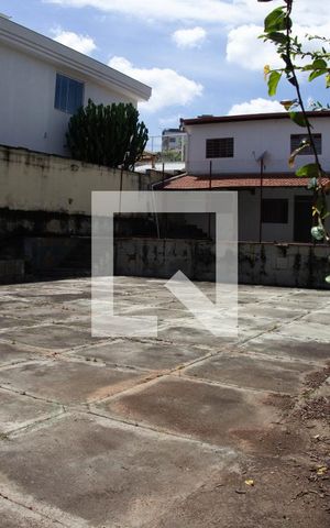 Casa para alugar com 420m², 2 quartos e 8 vagasEstacionamento