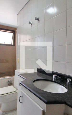 Apartamento à venda com 127m², 3 quartos e 2 vagasBanheiro da Suíte