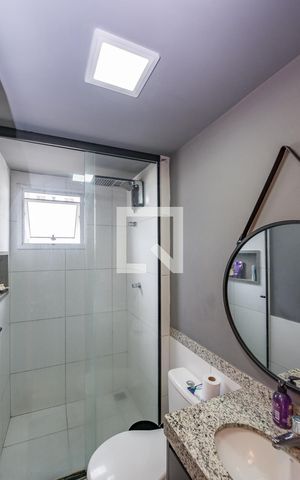 Apartamento à venda com 55m², 2 quartos e 1 vaga Apartamento à venda com 55m², 2 quartos e 1 vagaBanheiro Social