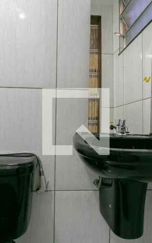 Apartamento para alugar com 70m², 2 quartos e sem vagaBanheiro da Suíte