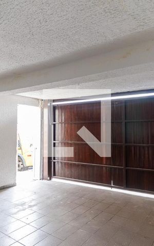 Casa para alugar com 60m², 2 quartos e 1 vaga Casa para alugar com 60m², 2 quartos e 1 vagaGaragem