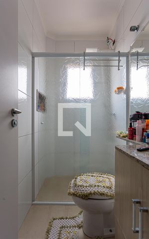 Apartamento à venda com 130m², 2 quartos e 2 vagas Apartamento à venda com 130m², 2 quartos e 2 vagasDetalhe do Banheiro da Suite