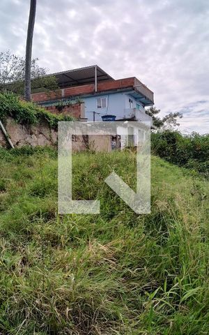 Casa à venda com 200m², 3 quartos e 2 vagas Casa à venda com 200m², 3 quartos e 2 vagas Rua