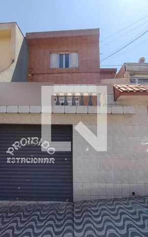 Casa à venda com 180m², 4 quartos e 1 vaga Casa à venda com 180m², 4 quartos e 1 vagaFachada