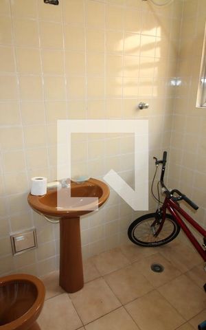 Casa para alugar com 230m², 2 quartos e 2 vagasLavabo