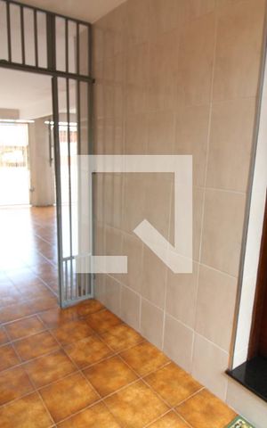 Casa para alugar com 230m², 2 quartos e 2 vagasQuintal