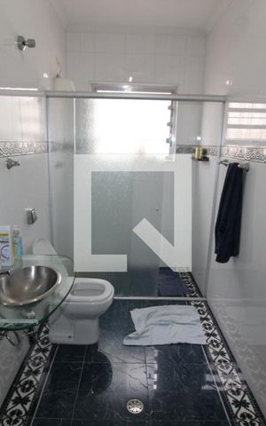 Casa para alugar com 230m², 2 quartos e 2 vagasBanheiro 3