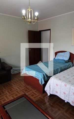 Casa para alugar com 230m², 2 quartos e 2 vagasQuarto 2