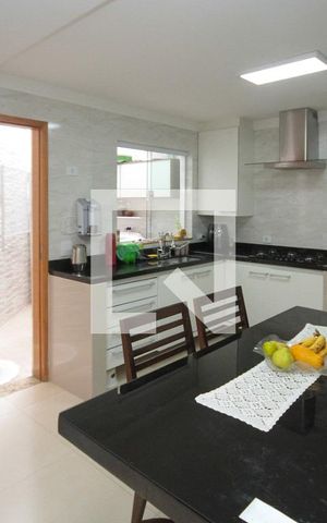 Casa à venda com 106m², 3 quartos e 4 vagasCozinha